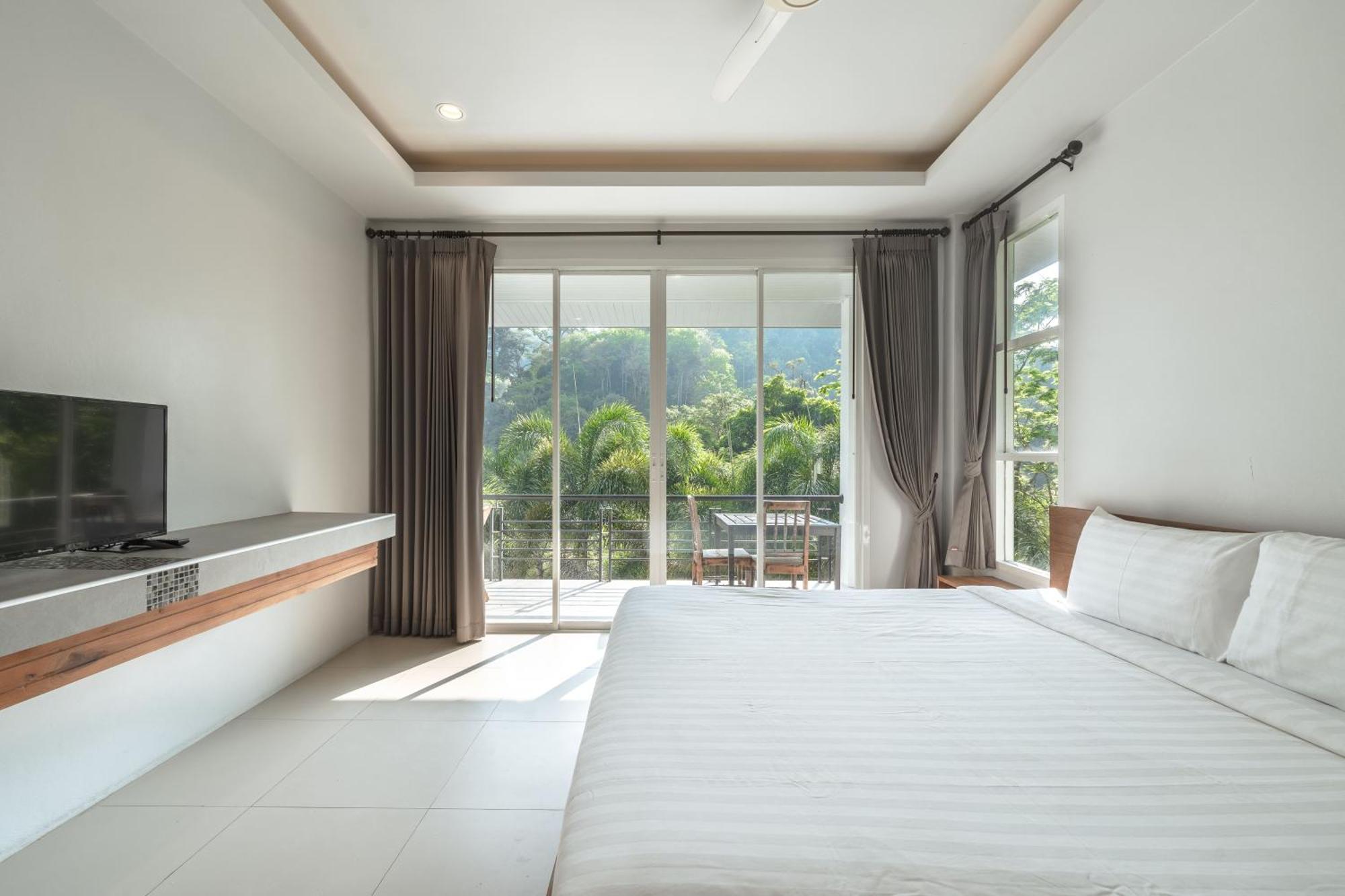 Little Kamala Hill Aparthotel Ngoại thất bức ảnh